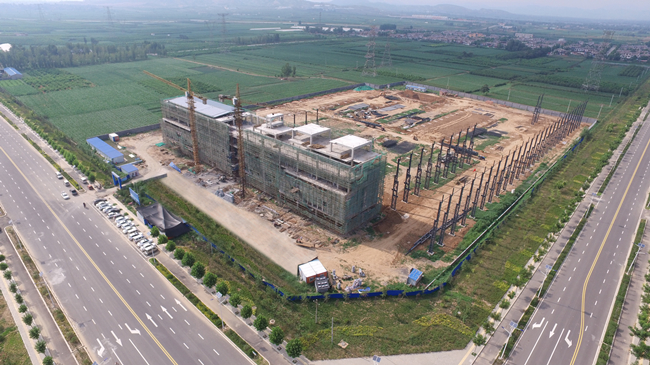 張國偉書記一行深入中譽鼎力觀摩調研，為新鄉(xiāng)市礦山設備除塵技術裝備制造把脈問航